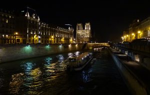 photographie photo paris by night notre dame notre-dame de paris seine bateau mouche nocturne